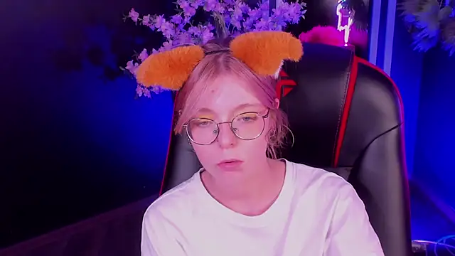 FoxxyyPolly live webcam