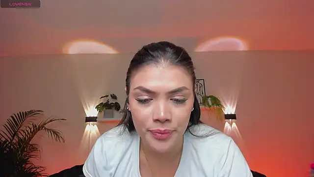 Sofia_Velvetx live cam on StripChat