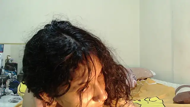 AlinaWoolf_ webcam
