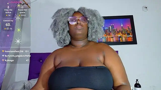 ebony_NeighborMoans webcam