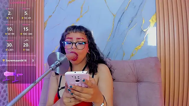 Willow_Levine webcam