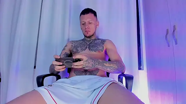 Kings_Ultimate live cam on StripChat