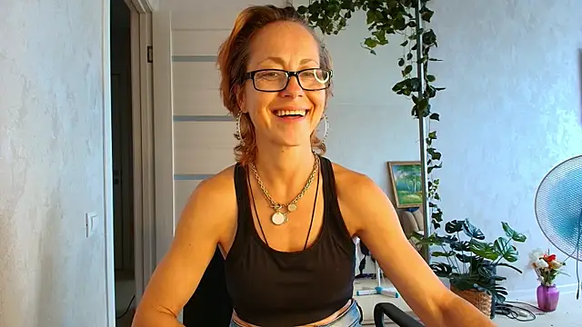 LioraWeiss live webcam show