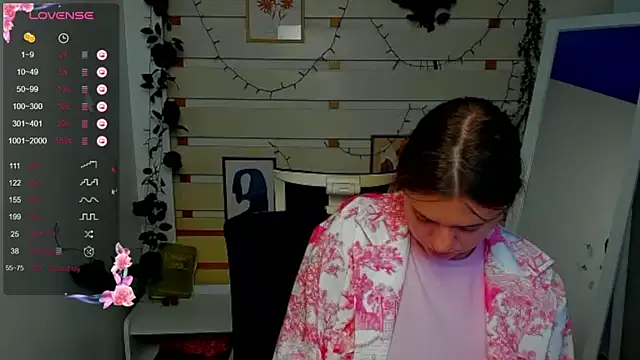 Josephine_Kiss webcam