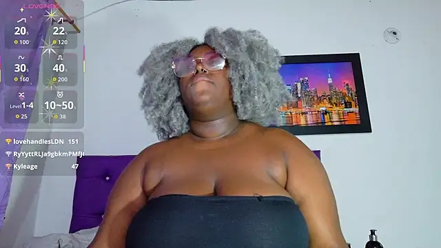 ebony_NeighborMoans webcam
