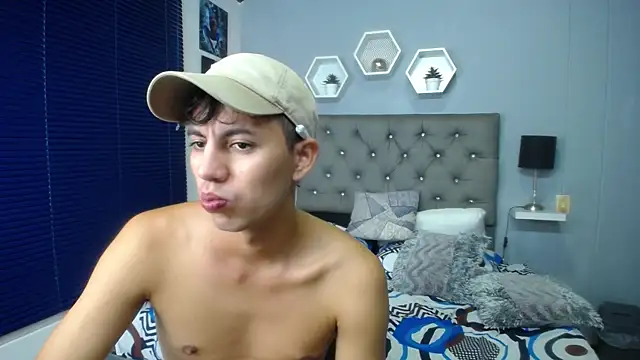 xxxthesupercum webcam