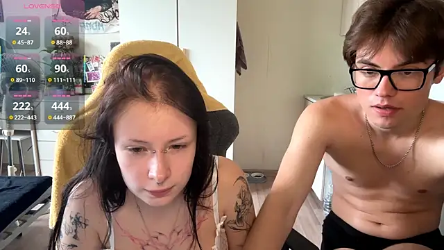jadenoiiir (Ask my age) - I massage Mavis's breasts.