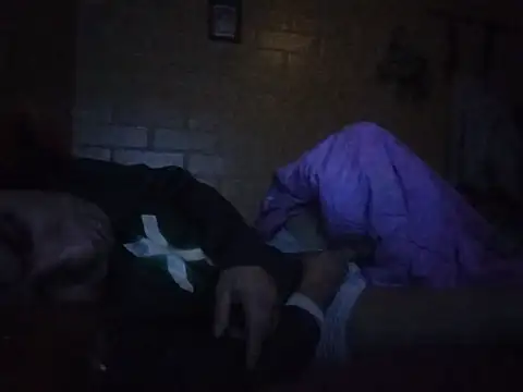 skinblack18 live cam on StripChat