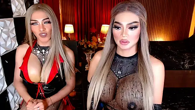 PrettyHorseCockTrans webcam