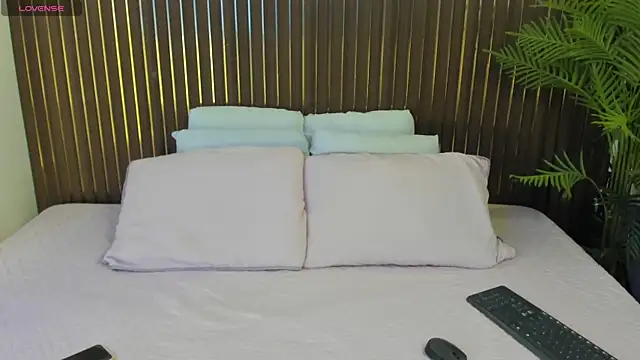 MadisonCollinss_ webcam