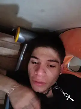 Oliver_LA live cam on StripChat