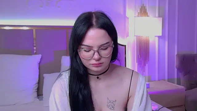 CindyMil live cam