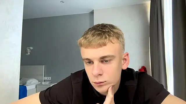 SoloFury live cam on StripChat