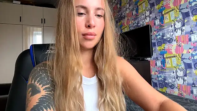 Micky_blush live webcam show