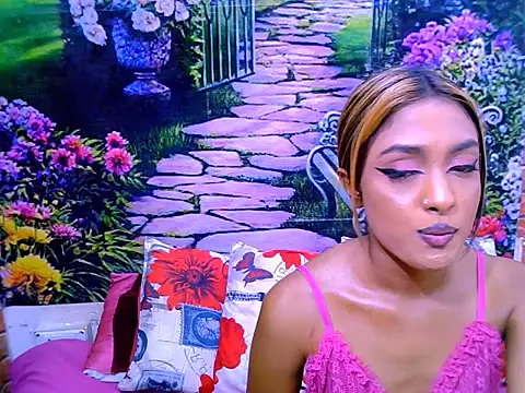 IndianPretty14u2Luv webcam