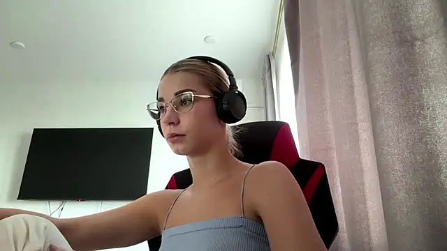 PickmeGirl webcam