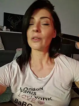 AryaSummersReal webcam