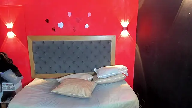 YayaHilton webcam