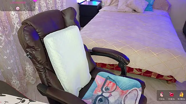 Kriss_brunette_5 webcam