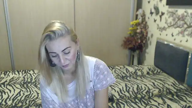 MirabelaSweet webcam