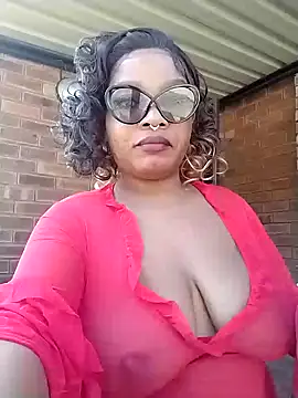 SweetestBootyXxX live webcam show