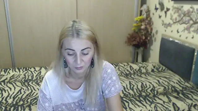 MirabelaSweet webcam