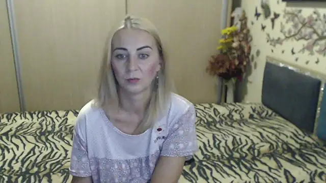 MirabelaSweet webcam