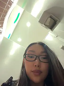 trytomakememoam webcam
