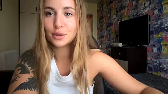 Micky_blush live webcam show