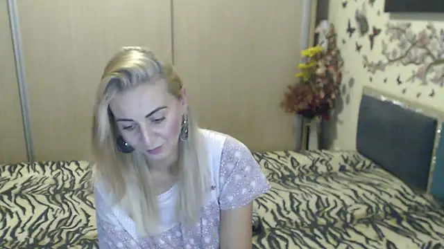 MirabelaSweet webcam