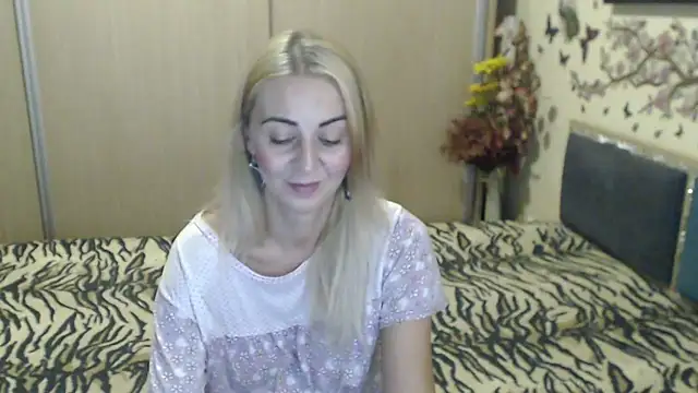 MirabelaSweet webcam