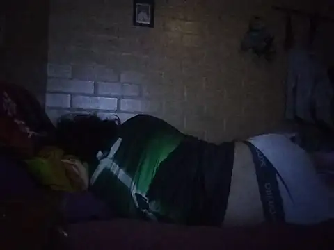 skinblack18 live cam on StripChat