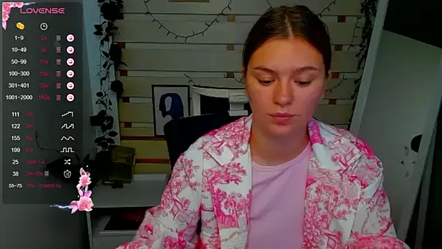 Josephine_Kiss webcam