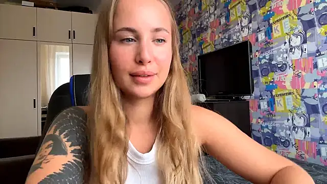 Micky_blush live webcam show