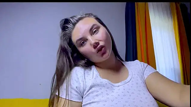Dreamyblushfairy webcam