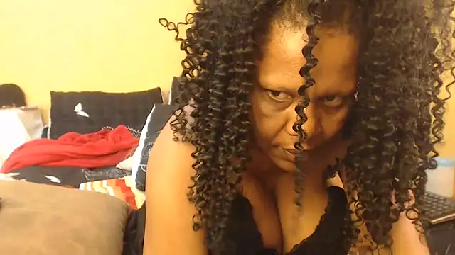 bustykelly live cam on StripChat