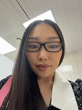 trytomakememoam live webcam show
