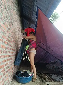 HeresThuy22 live webcam show