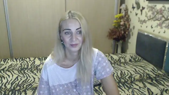 MirabelaSweet webcam