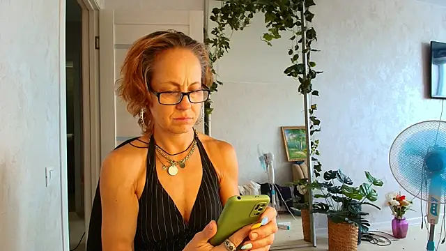 LioraWeiss live cam