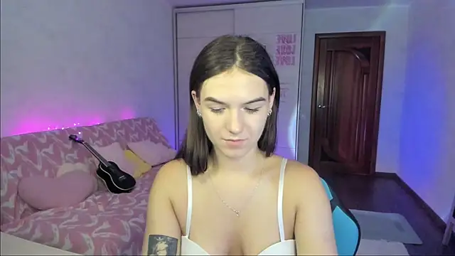 luna_lust_212 live cam on StripChat