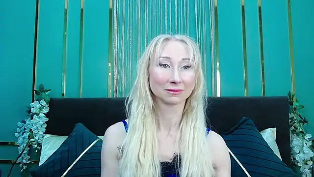 KissDreamm live cam on StripChat