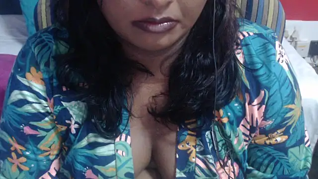 INDIANSIN2 live cam on StripChat