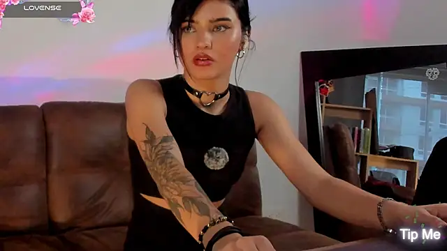 La_Diabla_111_ live cam on StripChat