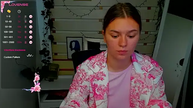 Josephine_Kiss webcam