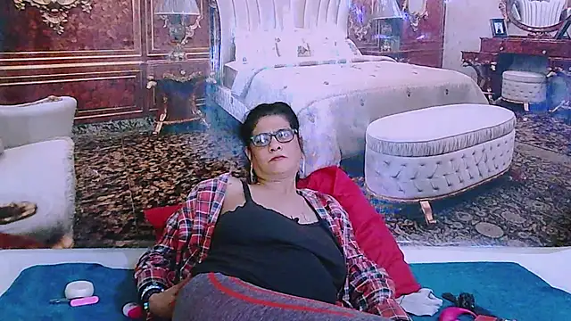 IndianAllure webcam