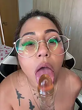 miaelite live webcam