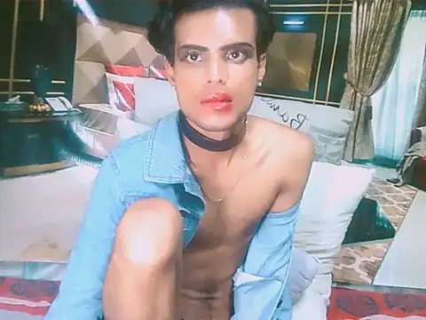 IndianLipstickLuna