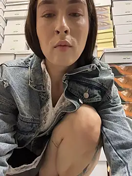 Holly_Play