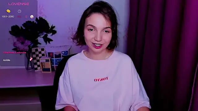KindHazelHere_ live cam on StripChat